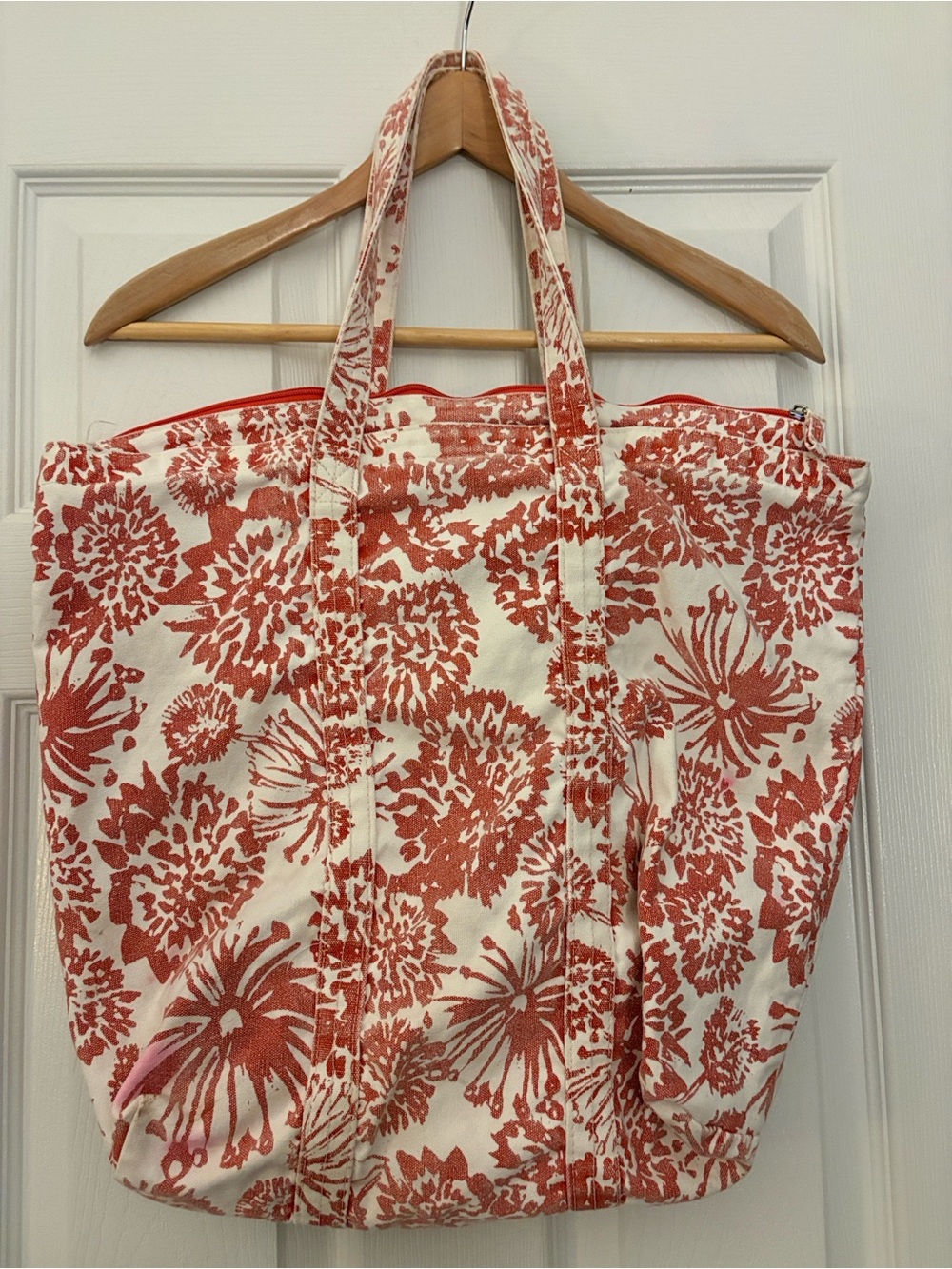 Canvas Floral Tote Bag in Coral White